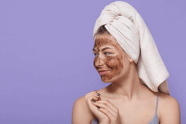 Sử dụng kem dưỡng ẩm thường xuyên