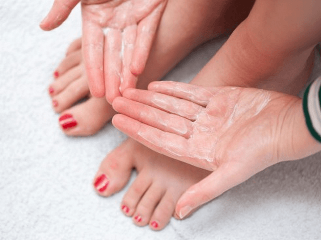 Cách tẩy lông tại nhà với Lotion và sữa đậu nành
