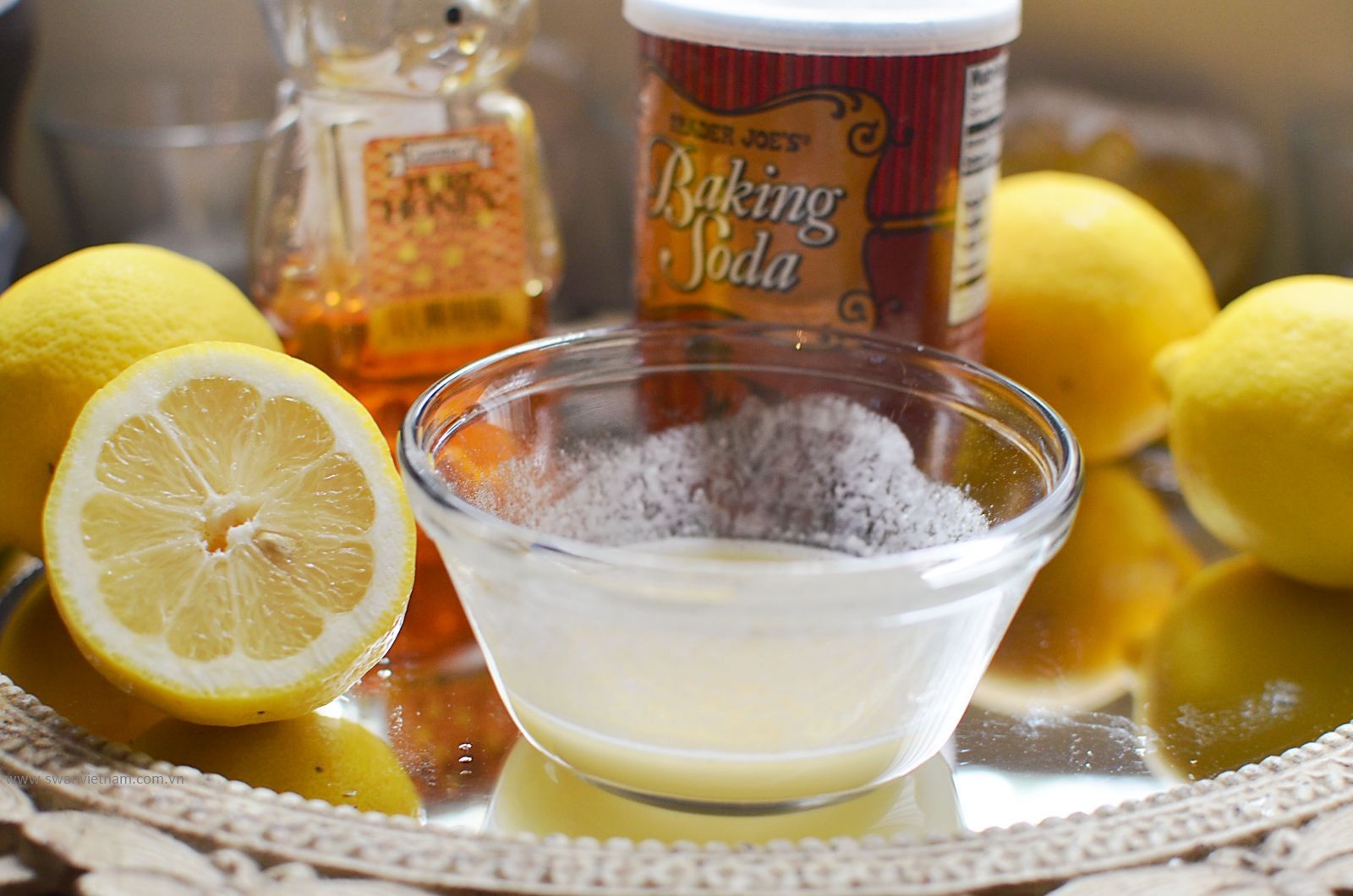 dieu-tri-mun-bang-sua-chua-baking-soda