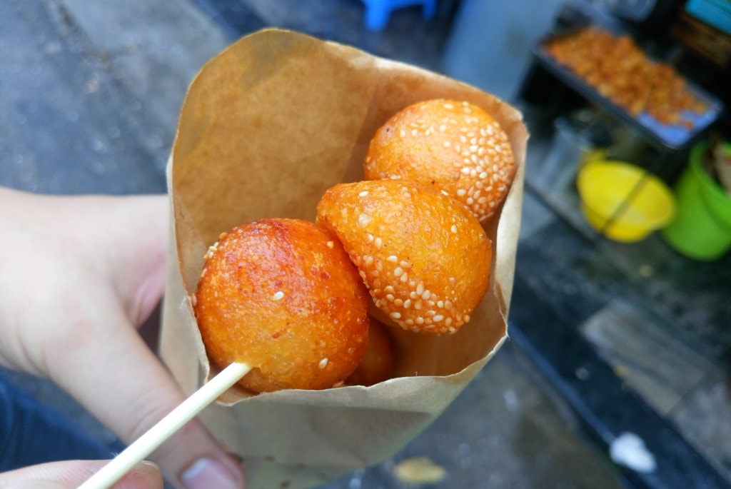 Món bánh rán lúc lắc có khi nào? Cách làm bán rán lúc lắc ngon