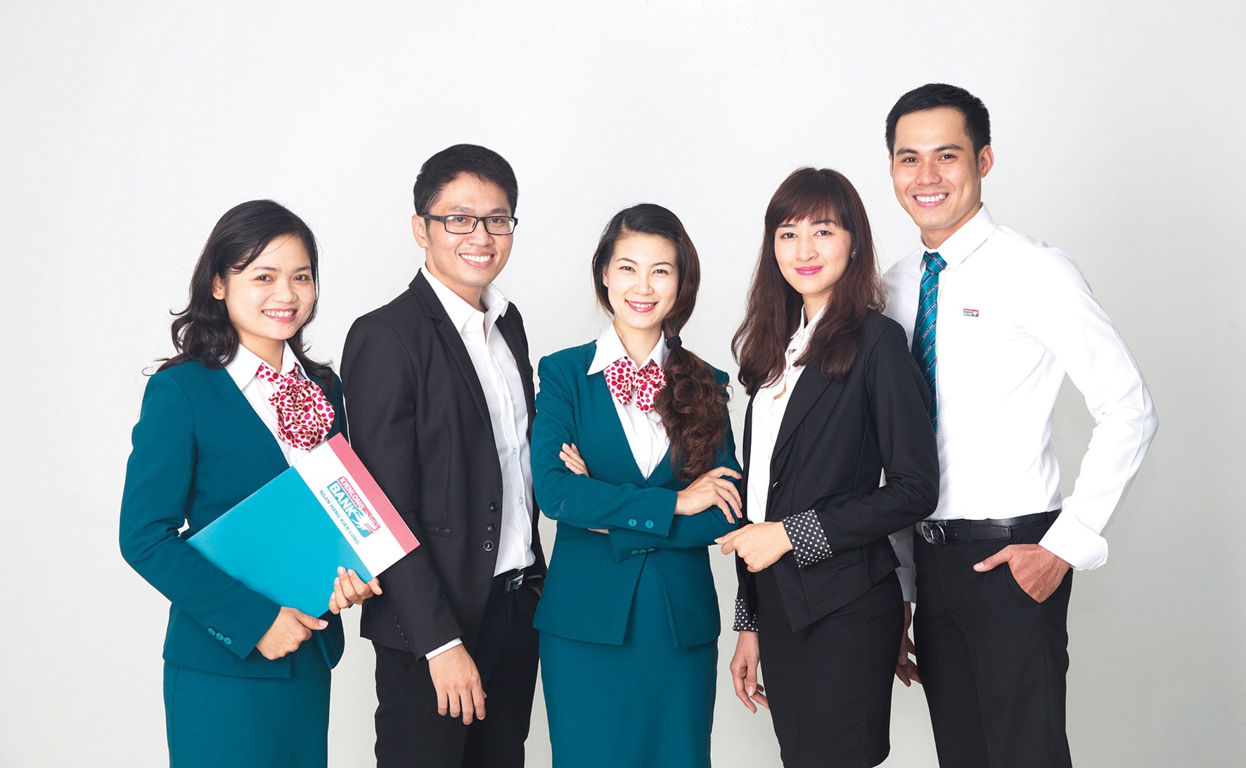 Dich-vu-may-dong-phuc-tai-go-vap-Tphcm-3