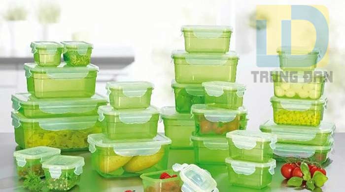 Cửa hàng hộp nhựa trong tại bình tân