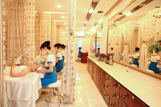 Cách tạo ra đồng phục spa đẹp giá rẻ 14 The Rise of Vietnamese Office Dresses An Exquisite Blend of Elegance and Comfort