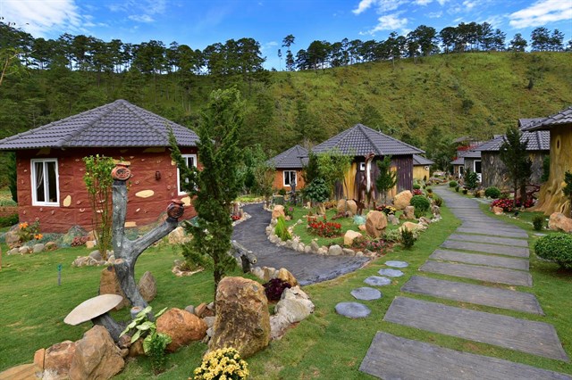 ngoi lang bay chu lun tai da lat 1