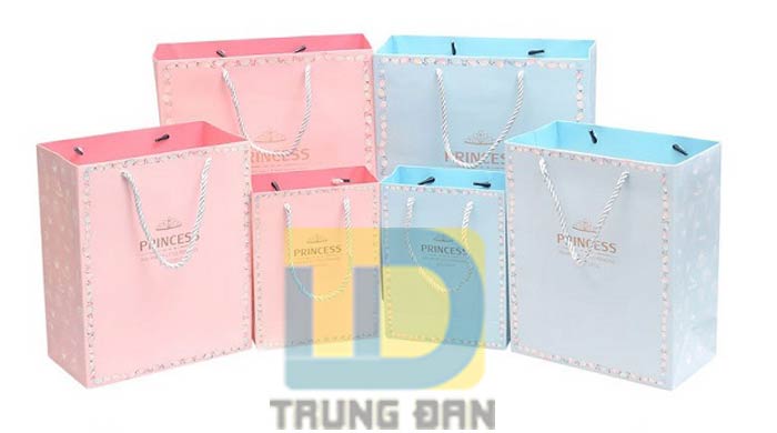 In túi giấy phục vụ cho việc mua sắm