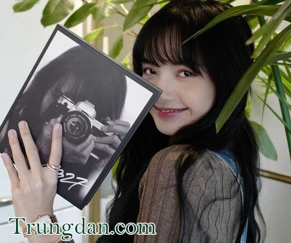 Lalisa Manobal Nữ Ca sĩ Góc Thái