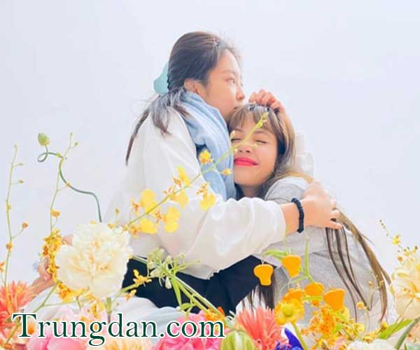 Lalisa Manobal Nữ Ca sĩ Góc Thái