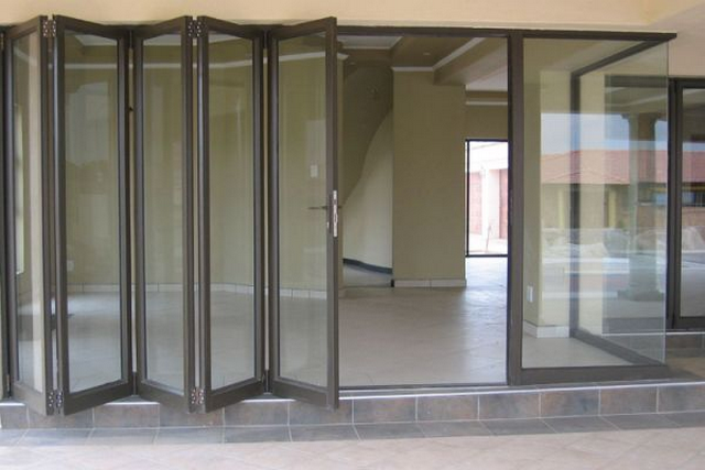 Sử dụng khung cửa nhôm kính xingfa bằng hợp kim nhôm cao cấp có chống được trộm? 12 Sử Dụng Khung Cửa Nhôm Kính Xingfa Bằng Hợp Kim Nhôm Cao Cấp Có Chống được Trộm (8)