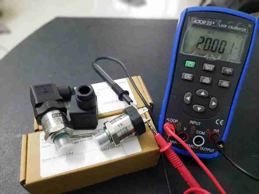 Thiết bị phát dòng 4-20ma test4 đo dòng 0-10v 9 Bộ Phát Dòng 4-20ma Test-4 Seneca