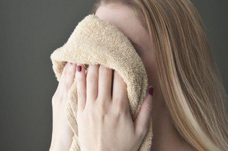 Đau mắt đỏ có lây không - tham khảo nhé