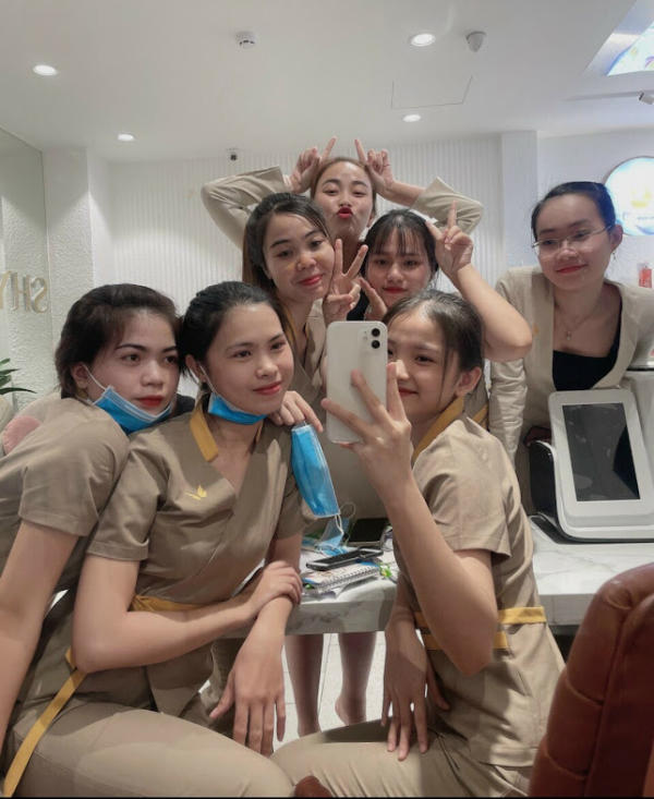Đồng Phục Mẫu Lạ 5 Hướng dẫn chọn áo đồng phục Spa May, mẫu và cách lựa chọn áo đồng phục Spa đẹp và hợp lý