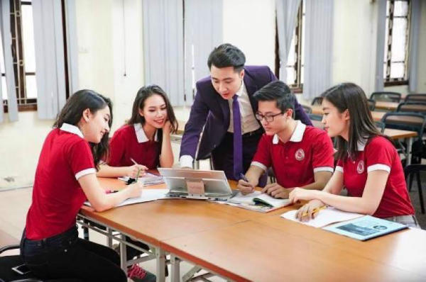 May đồng phục trung tâm ngoại ngữ 3 May đồng phục trung tâm ngoại ngữ