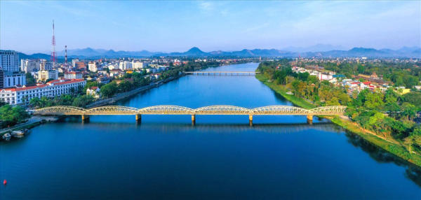 Nét đẹp về câu cầu Trường Tiền thành phố Huế