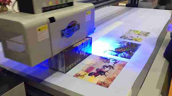 Công nghệ in UV có nhiều ưu điểm nổi bật