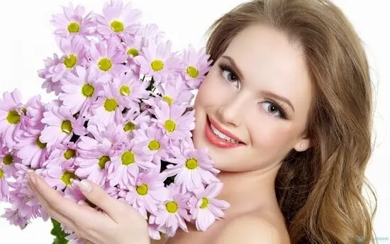 Tre hoa khuon mat toan dien voi 3 ky thuat