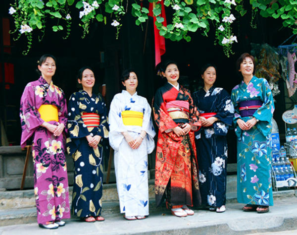 Vẻ đẹp của chiếc áo kimono truyền thống của Nhật Bản