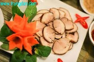 Món ăn đặc sản " lợn cắp nách "
